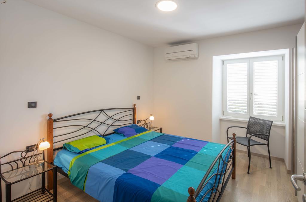 Apartments Villa Adrienne Mali Lošinj Esterno foto